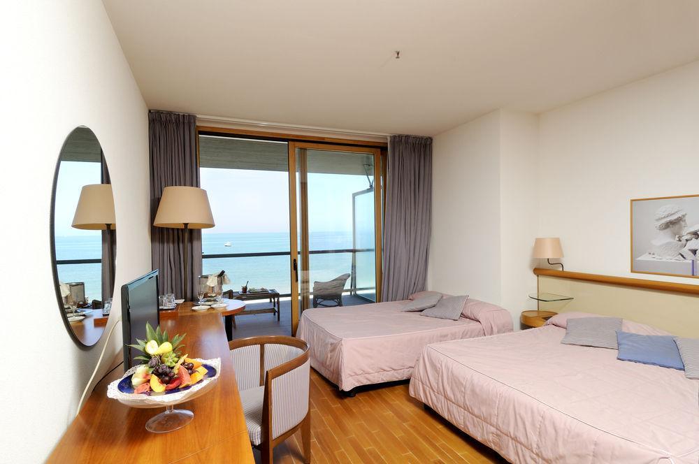 Grand Hotel Berti Silvi Marina Exterior photo