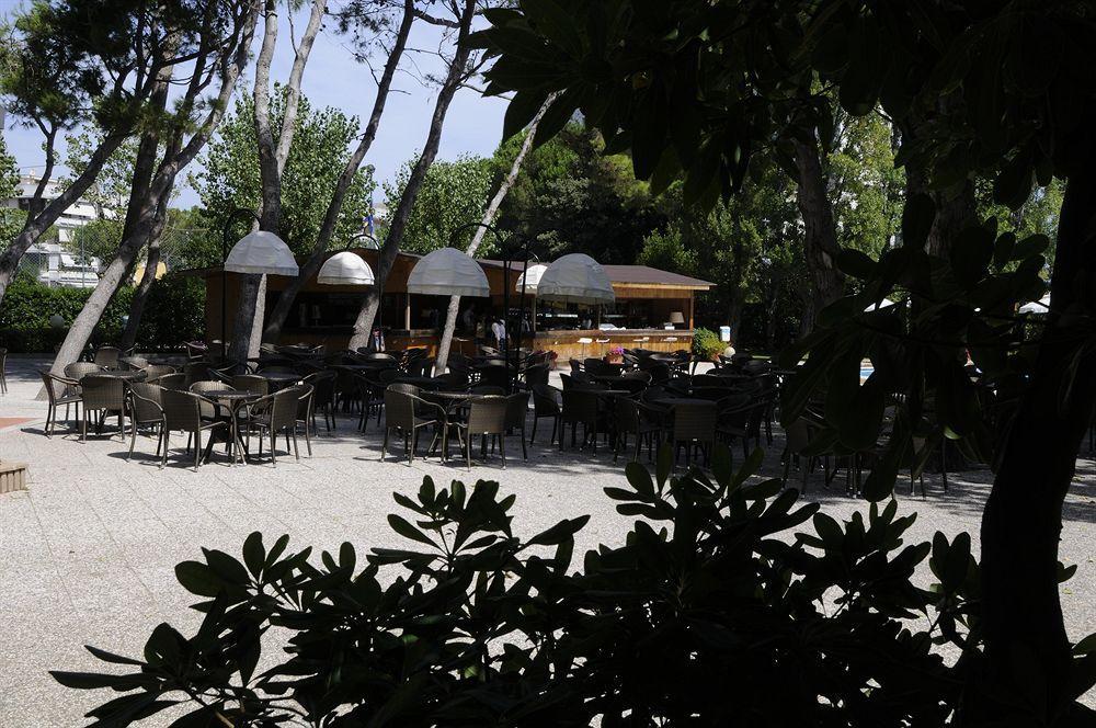 Grand Hotel Berti Silvi Marina Exterior photo